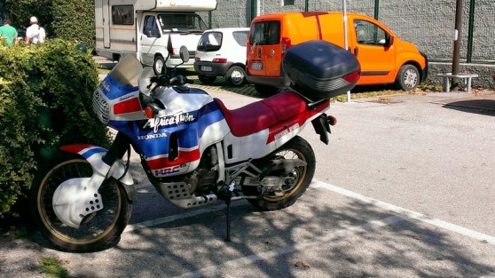 honda-africa-twin-in-de-italiaanse-zon