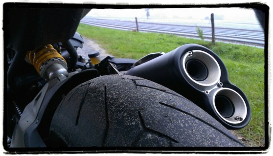 ducati-monster-821-band-uitlaat