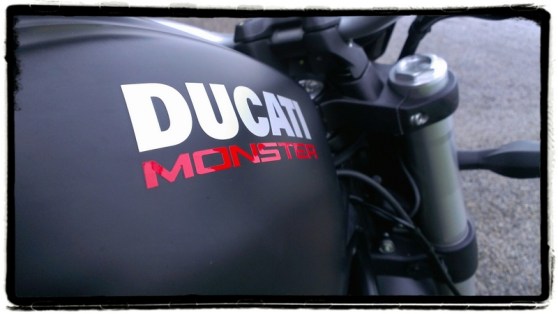 ducati-monster-821-dark