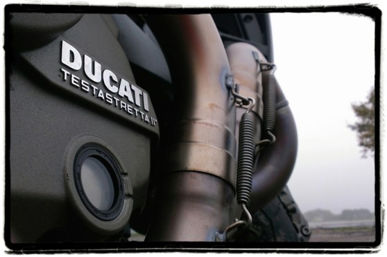 ducati-testastretta-ii-monster