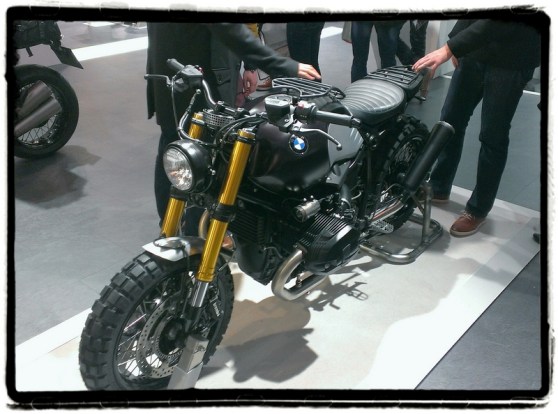 autosalon-2015-bmw-r-nine-t-custom-zandbeest-motokouture