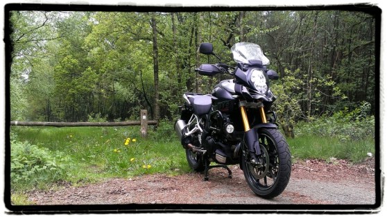 suzuki-v-strom-1000-flank
