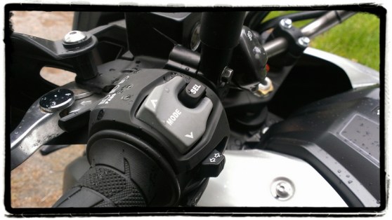 suzuki-v-strom-1000-stuurbediening