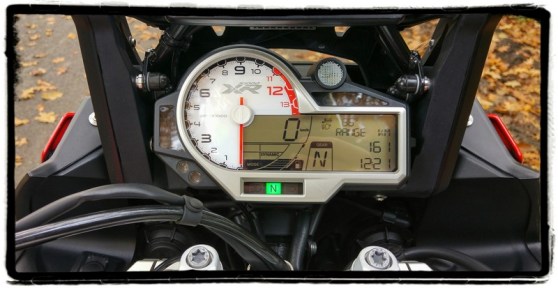 bmw-s-1000-xr-dashboard
