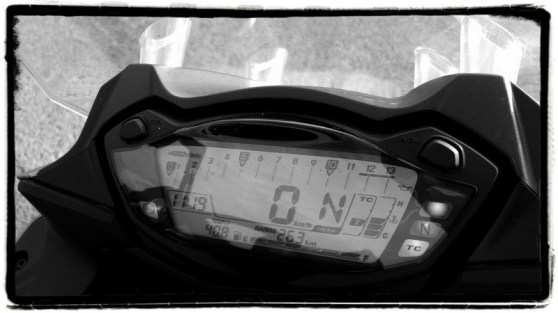 suzuki-gsx-s1000f-dashboard