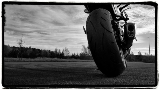 suzuki-gsx-s1000f-tire